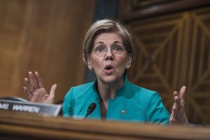 Elizabeth Warren Slams 'Bizarre' Glass-Steagall Statements From Trump's Treasury Secretary